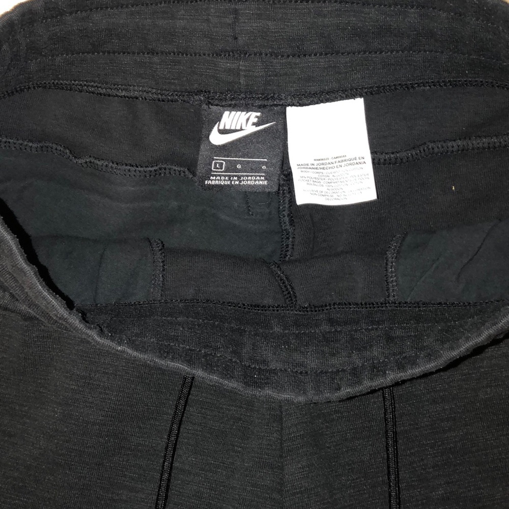 Nike Shorts - Picture 2 of 3